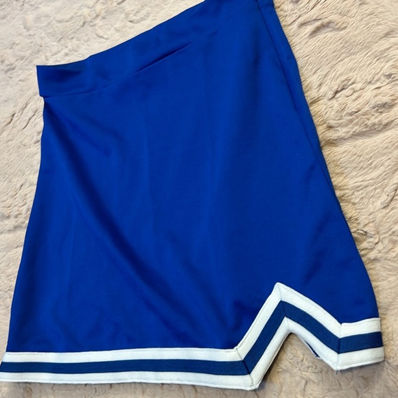 DANZCUE cheerleading skirt in size LC - Picture 8 of 11